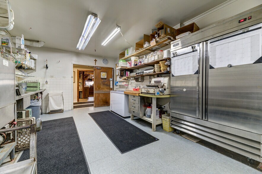 More Photos Of 160 Creamery Rd, Greenville Restaurant For Sale