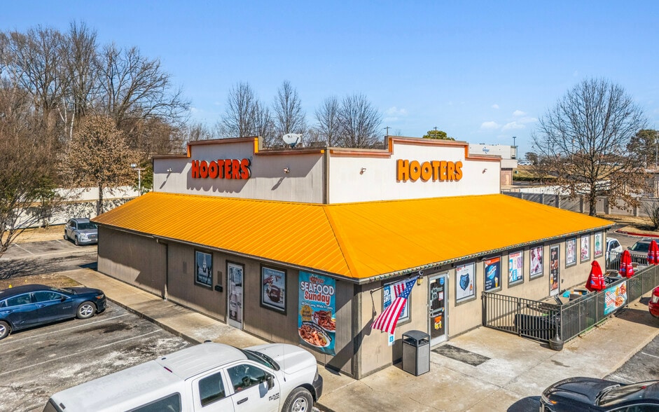 More Photos Of 982 Goodman Rd W, Horn Lake Restaurant For Sale