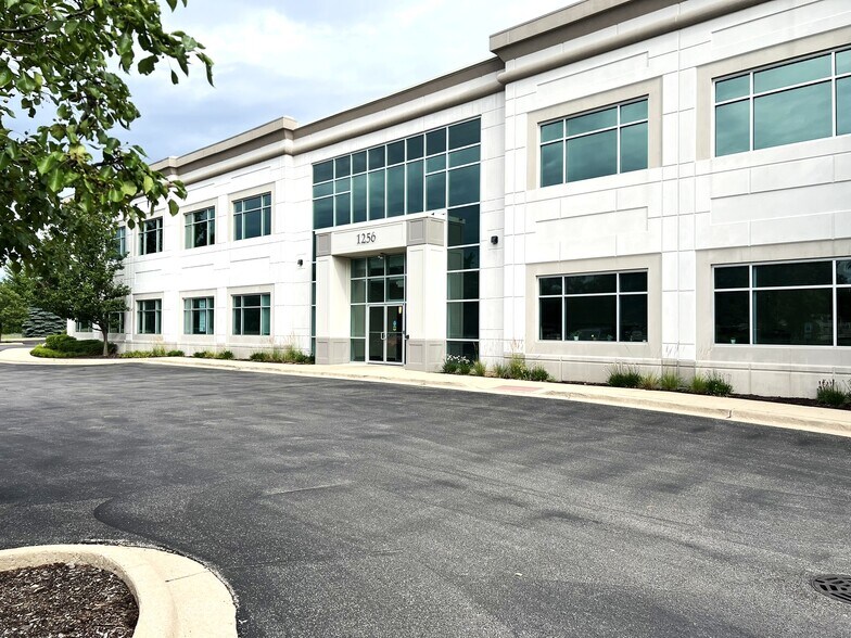 More Photos Of 1256 Waterford Dr, Aurora Medical For Sale