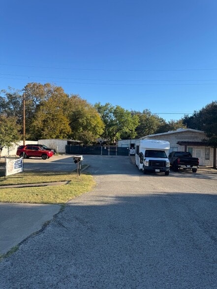 More Photos Of , Bastrop Office For Sale