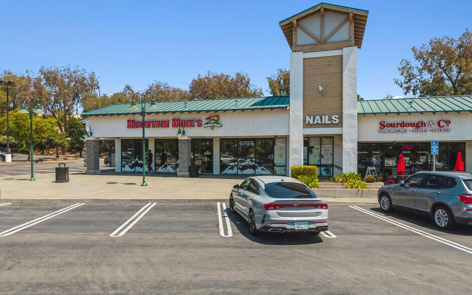 More Photos Of 3330-3336 N Texas St, Fairfield Unknown For Lease