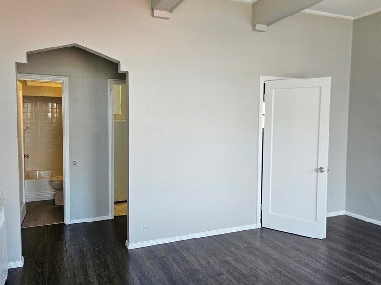 More Photos Of 700 Broadway, San Francisco Apartments For Sale