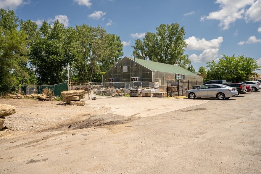 More Photos Of 15640 US 40 Hwy, Kansas City Freestanding For Sale