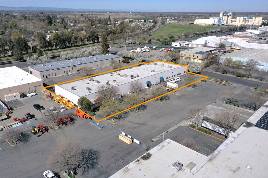 More Photos Of 1210 Commerce, Woodland Light Distribution For Lease