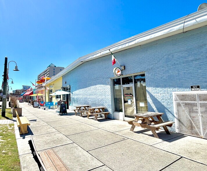 More Photos Of 11 Boardwalk, Carolina Beach General Retail For Lease