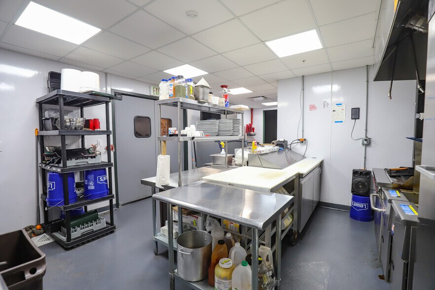 More Photos Of 109 S Main St, Gainesville Restaurant For Sale