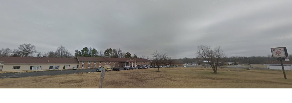 More Photos Of 2400 W Main St, Carbondale Hotel For Sale