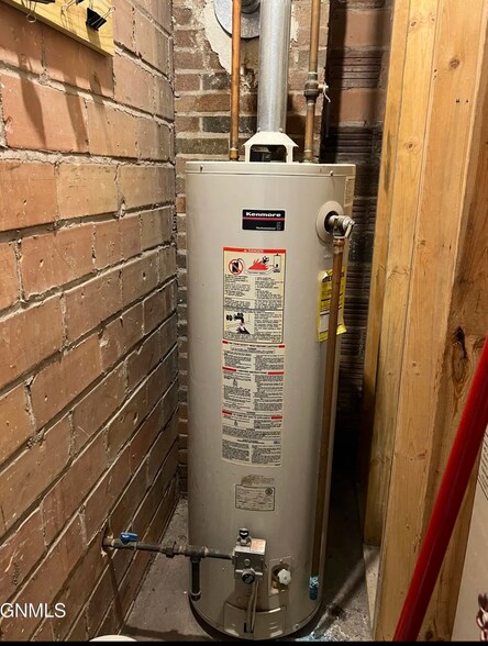 More Photos Of 214 6th Ave NE, Jamestown General Retail For Sale