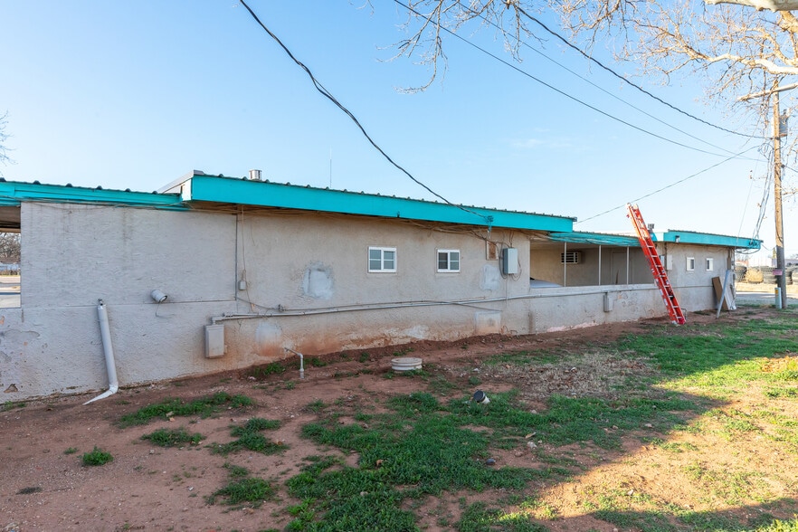 More Photos Of 1100 Main St, Knox City Hotel For Sale