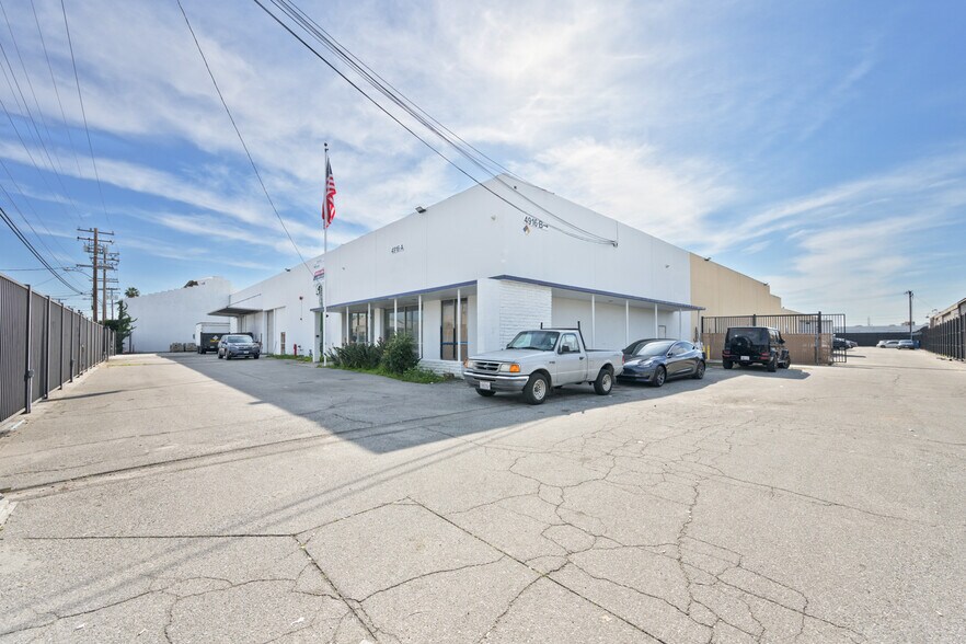 Primary Photo Of 4916 Cecilia St, Cudahy Warehouse For Sale