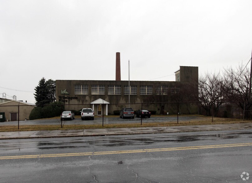 More Photos Of 700 Washington St, New Castle Manufacturing For Lease