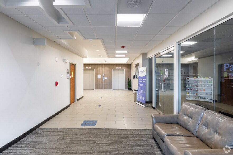 More Photos Of 7720 S Broadway, Littleton Medical For Lease