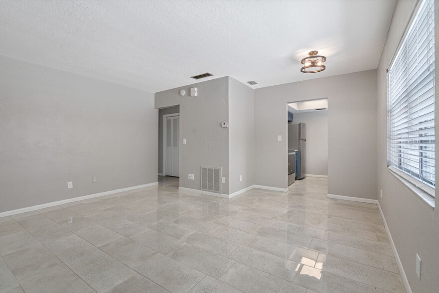 More Photos Of 3960 12th St, Saint Petersburg Apartments For Sale