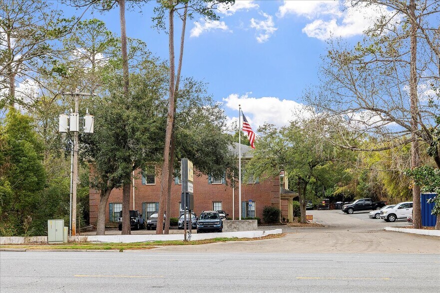 More Photos Of 2032 Thomasville Rd, Tallahassee Office For Lease