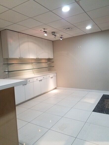 More Photos Of 1860-1868 Centre St, West Roxbury General Retail For Sale