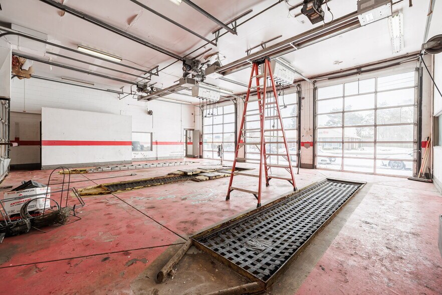 More Photos Of 3621 Dewey Ave, Rochester Service Station For Lease