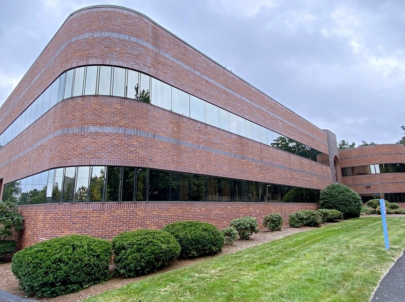 Primary Photo Of 20 Pondmeadow Dr, Reading Medical For Sale