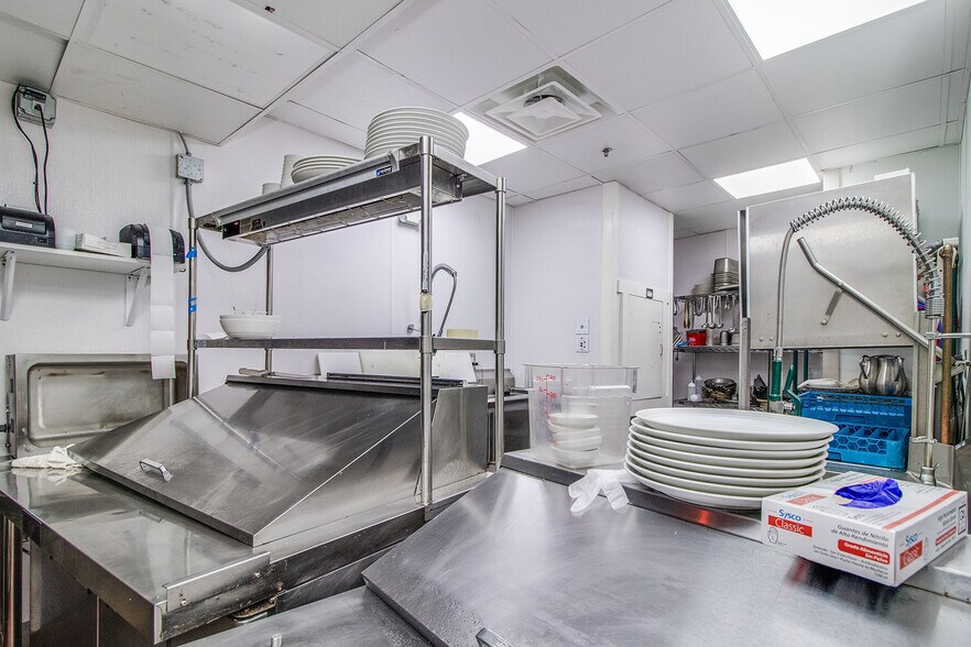 More Photos Of 21 E Athens St, Winder General Retail For Sale