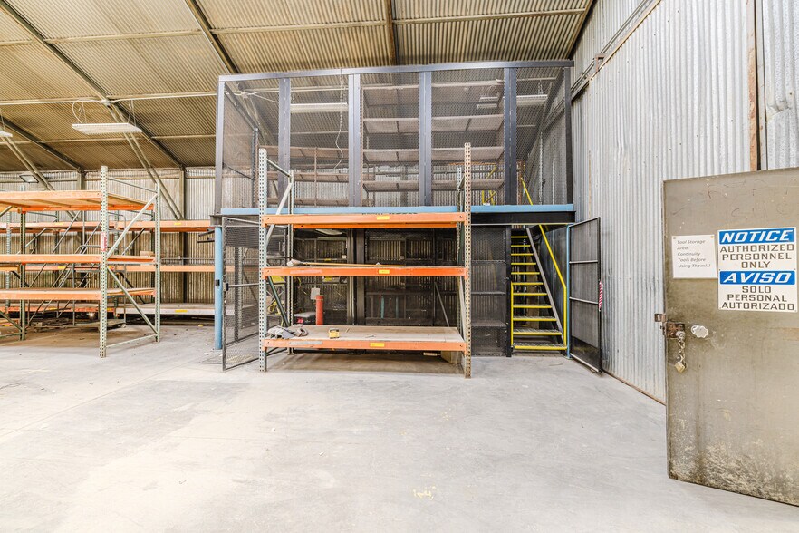 More Photos Of 824 Poplar St, Carlin Industrial For Sale