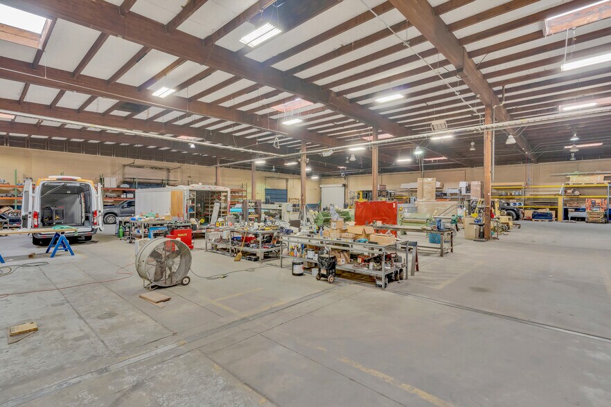 More Photos Of 2555 Cannon Ave, Chattanooga Manufacturing For Lease