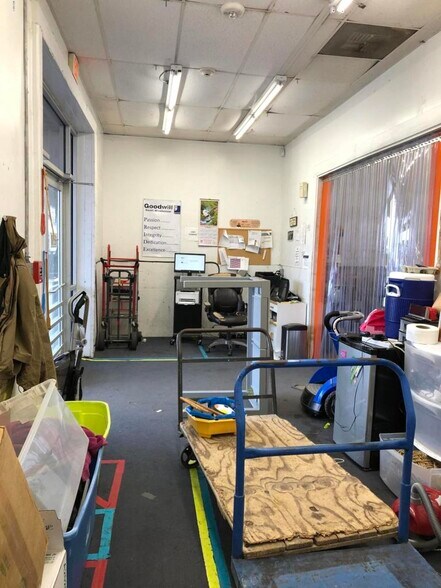 More Photos Of 12100 Highway 49, Gulfport Storefront For Lease