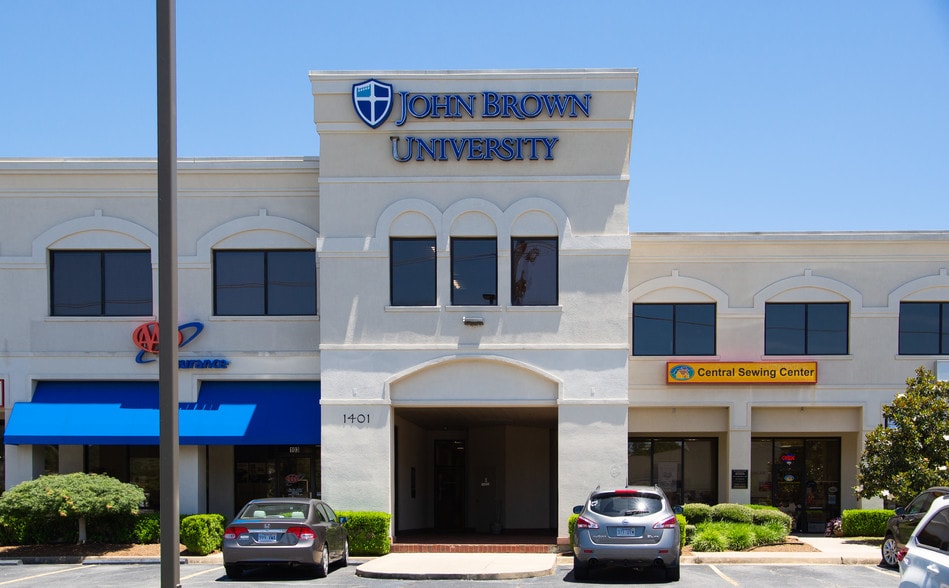 More Photos Of 1401 Waldron Rd, Fort Smith Storefront Retail Office For Lease