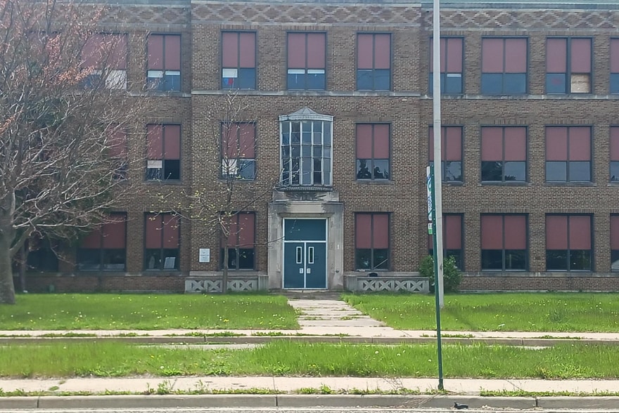More Photos Of 500 E Thomas St, Lansing Schools For Sale