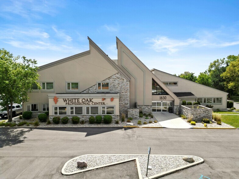 More Photos Of 1630 45th Ave, Munster Medical For Lease