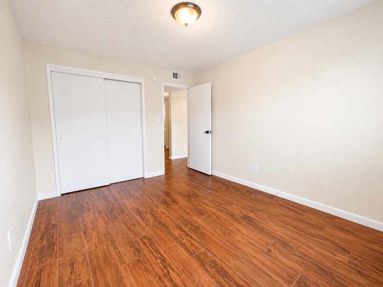 More Photos Of 4320 Columbus st, Bakersfield Multifamily For Sale