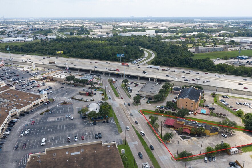 More Photos Of 8125 Jones Rd, Houston Restaurant For Lease