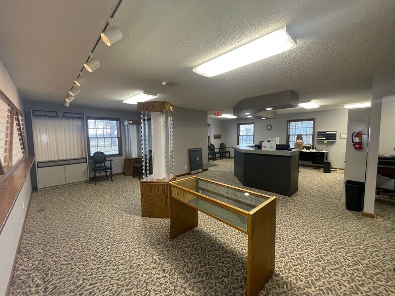 More Photos Of 1302 S Broadway St, Toledo Medical For Sale