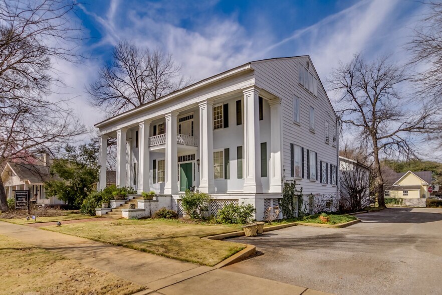 Primary Photo Of 2606 8th St, Tuscaloosa Office For Sale