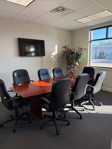 More Photos Of 633 E Fernhurst Dr, Katy Medical For Sale