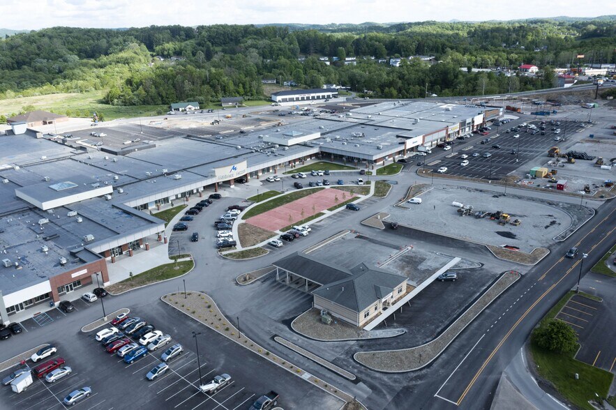 More Photos Of 2600 Middletown Commons, White Hall Coworking Space