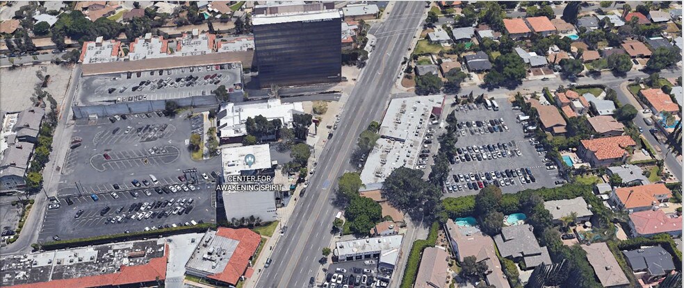More Photos Of 18330-18350 Ventura Blvd, Tarzana Office For Lease