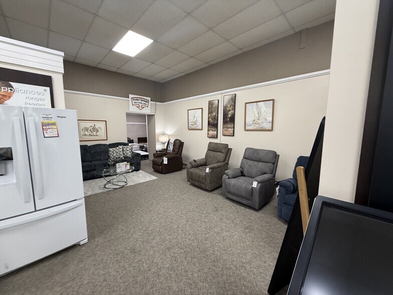 More Photos Of 21 Main St, Titusville General Retail For Sale