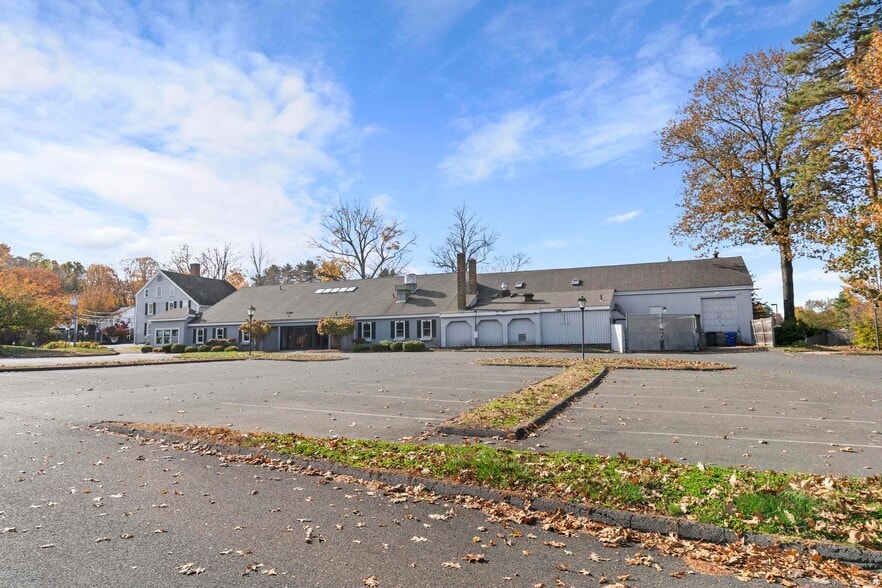 More Photos Of 24 W Main St, Avon Restaurant For Lease