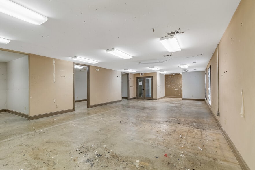 More Photos Of 478 Boulevard SE, Atlanta General Retail For Lease