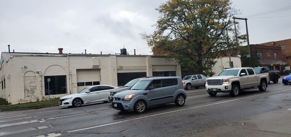 More Photos Of 310 S 10th St, Lincoln Storefront For Lease