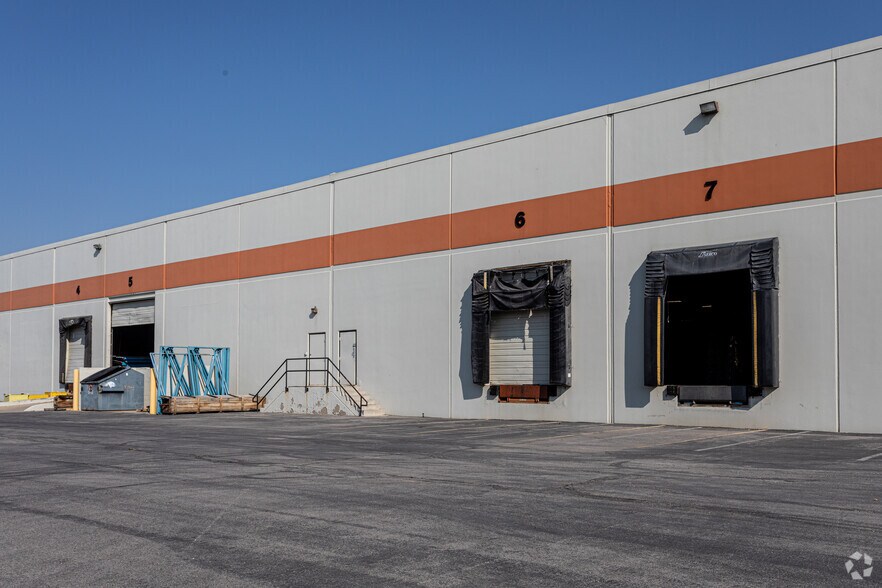 More Photos Of 543 N Neil Armstrong Rd, Salt Lake City Manufacturing For Lease