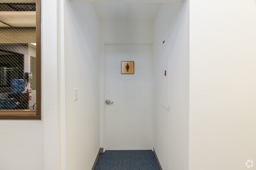 More Photos Of 132-142 W Verdugo Ave, Burbank Unknown For Lease