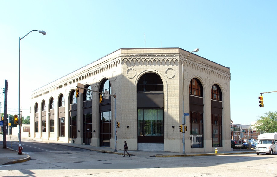 Primary Photo Of 5560 Centre Ave, Pittsburgh Office For Sale