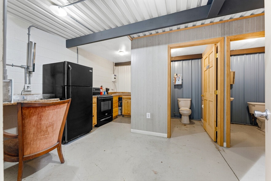 More Photos Of 351 Industrial Park Rd, Jane Lew Warehouse For Lease