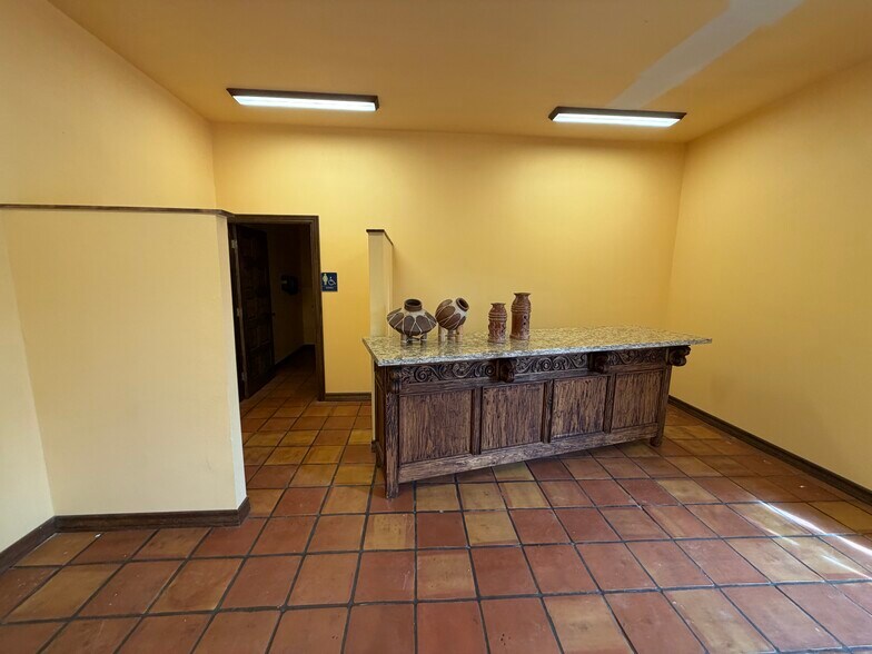 More Photos Of 3701 McNutt Rd, Sunland Park Office For Lease