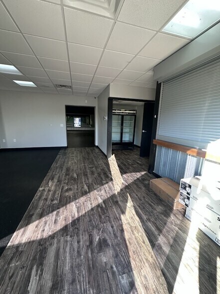 More Photos Of 93 Old Dixie Hwy, Adairsville Showroom For Lease