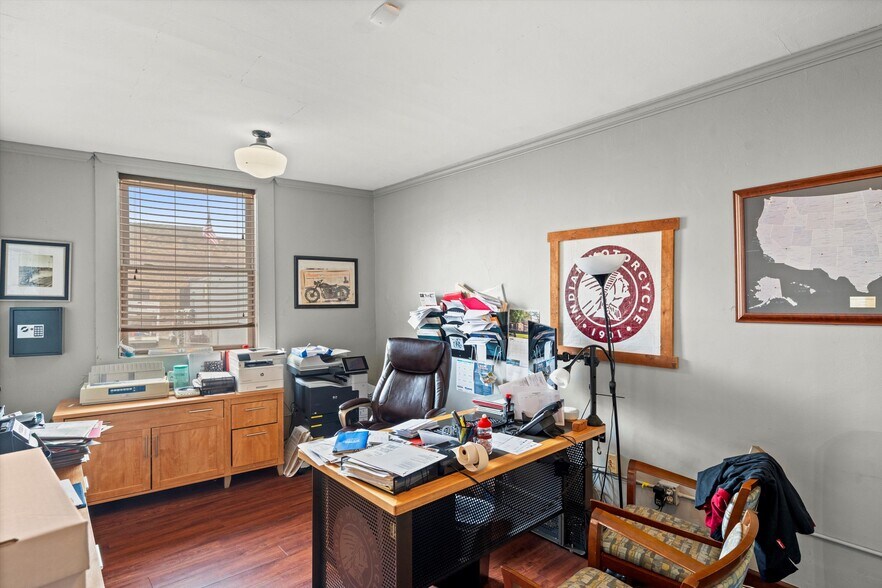 More Photos Of 522 6th St, Racine General Retail For Sale