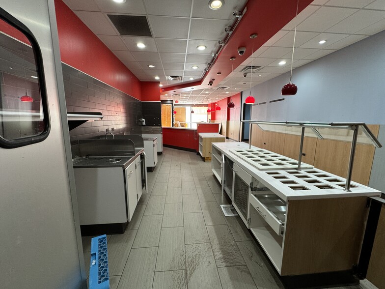 More Photos Of 1040-1044 Lake St, Oak Park Storefront Retail Office For Sale