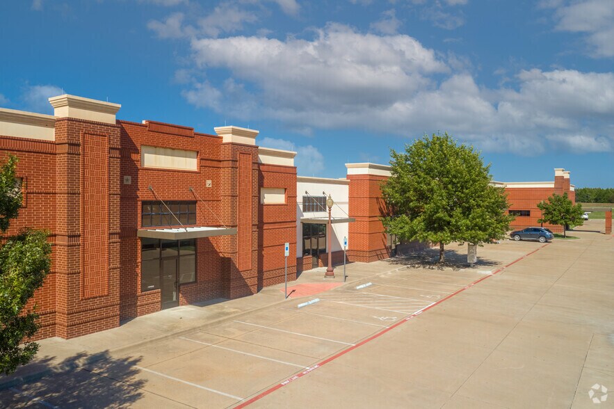 More Photos Of 2200 Physicians Blvd, Ennis Medical For Lease