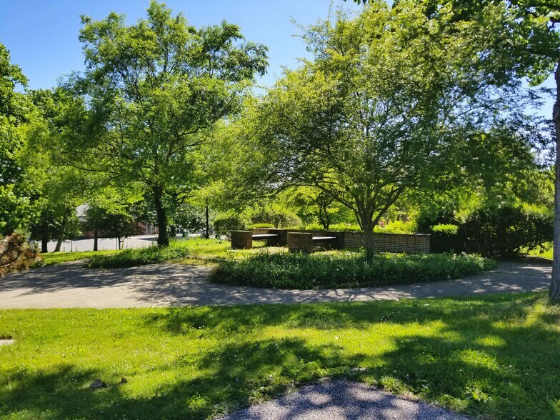 More Photos Of 5 E Main St, Hudson Office Residential For Lease