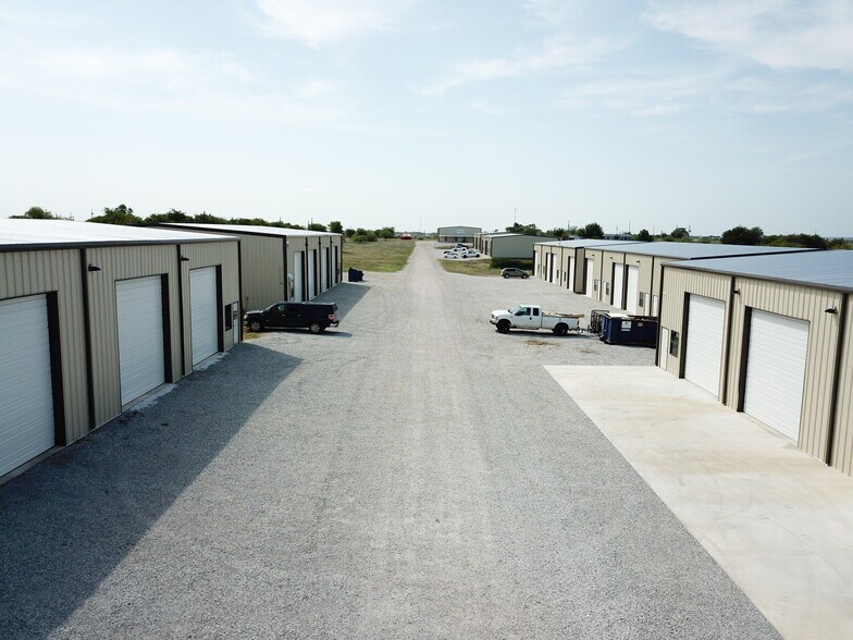 More Photos Of 1630 Seaborn Rd, Ponder Unknown For Lease